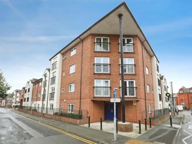 Flat for sale in Hammond Street