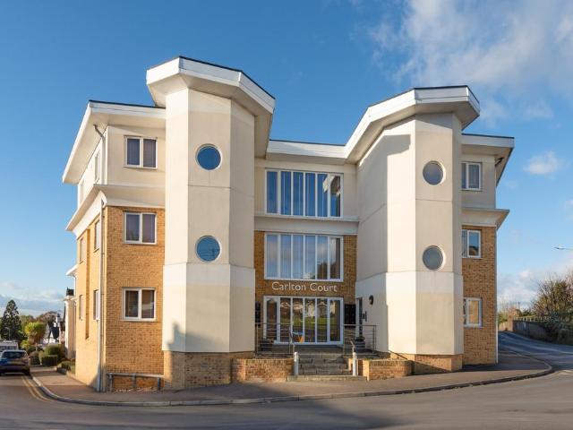 Flat for sale in Thurston Park, The Bridge