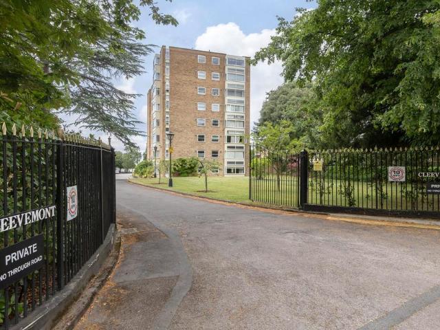 Flat for sale in Prestbury, Golden Valley