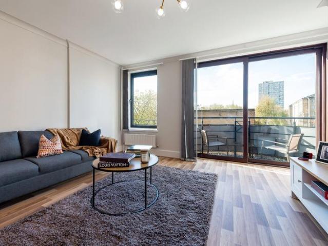 Flat for sale in Ratcliffe, Shadwell