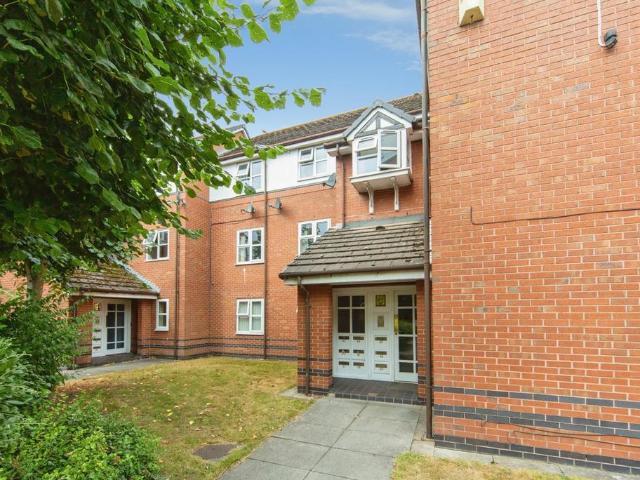 Flat for sale in Calderstones