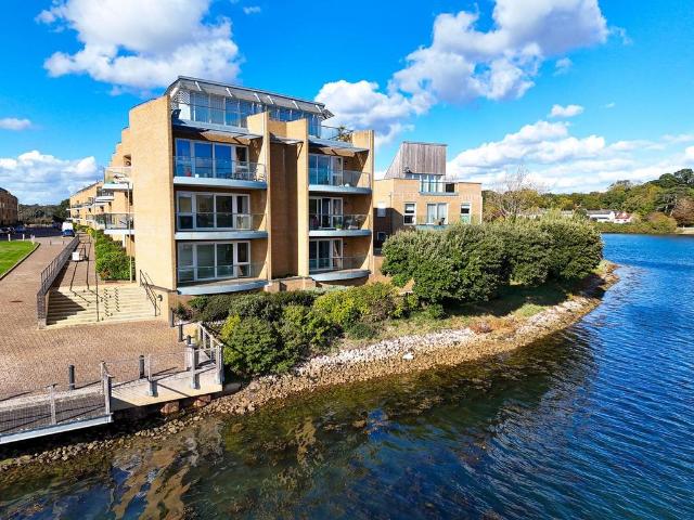 Flat for sale in Lymington, New Forest