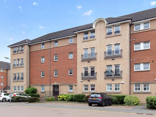 Flat for sale in Pollokshaws, Scotland