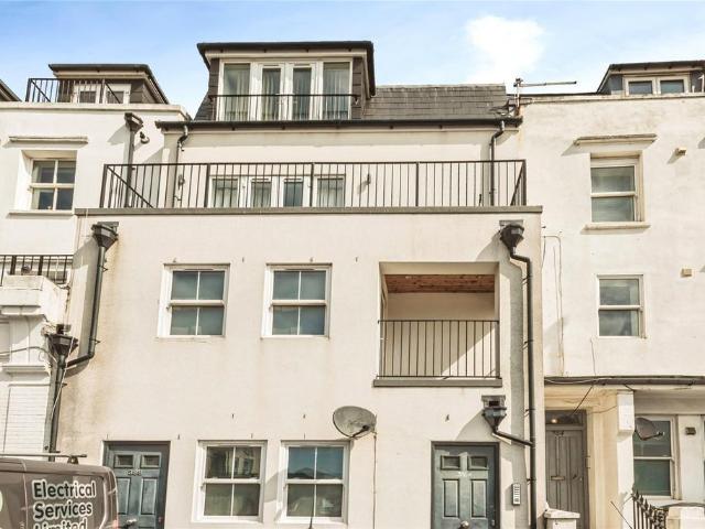 Flat for sale in Shoreham-by-Sea, Adur