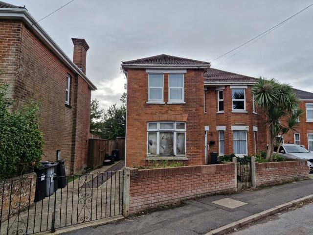 Flat for sale in Moordown, Bournemouth