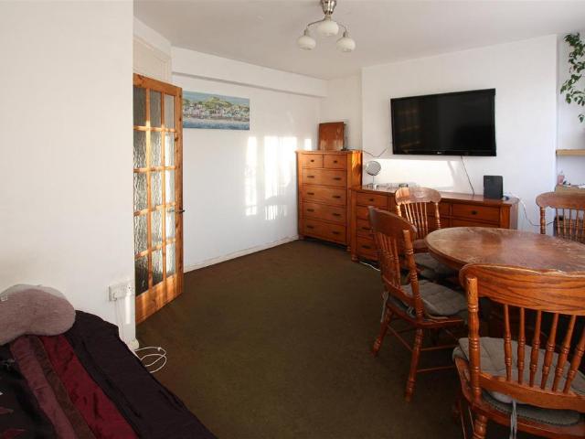 Flat for sale in London Borough of Merton, Mitcham