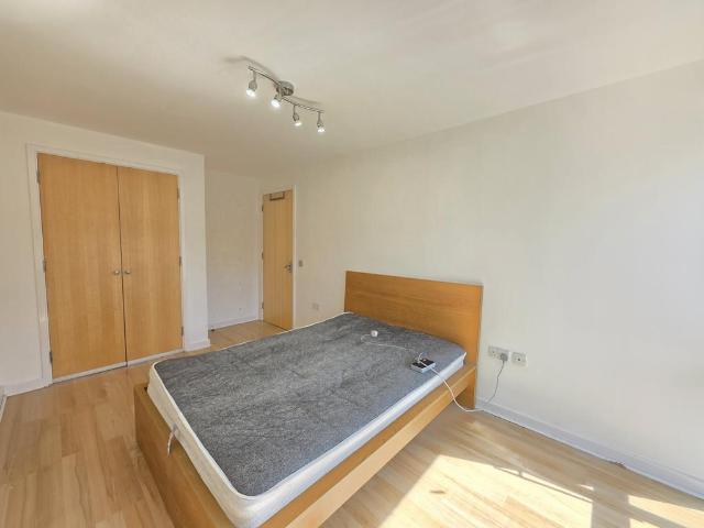 Flat for sale in Colindale, Greater London