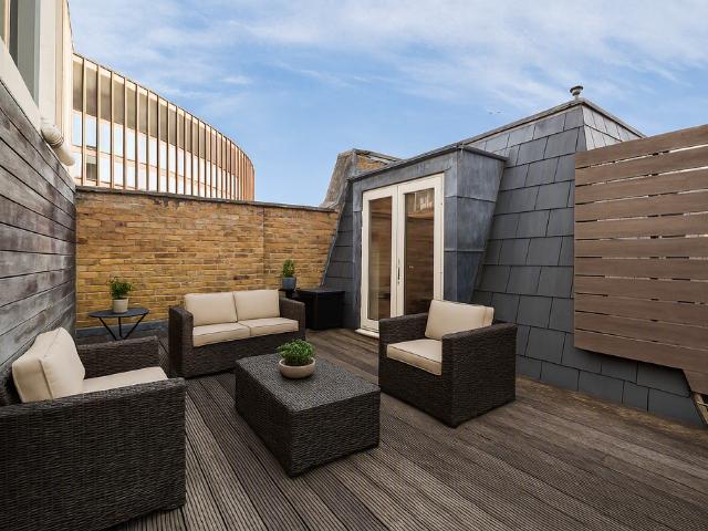 Flat for sale in Lyons, Greater London