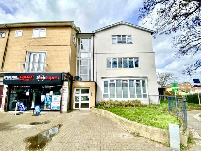 Flat for sale in Lower Halliford, Surrey