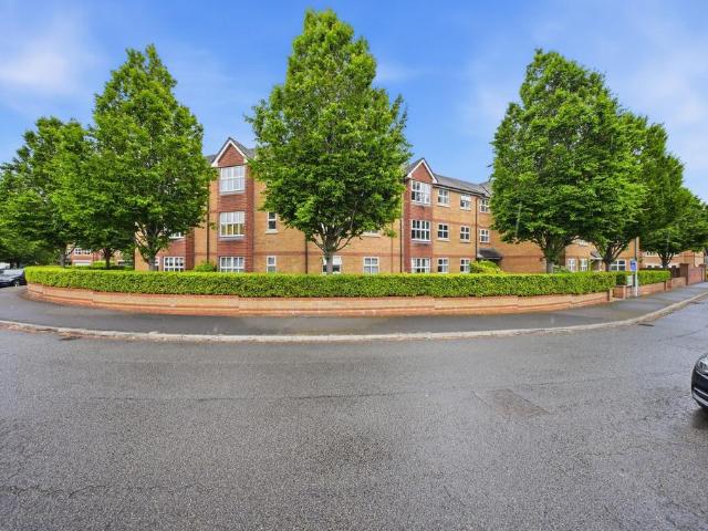 Flat for sale in Kingsmead, Davenham
