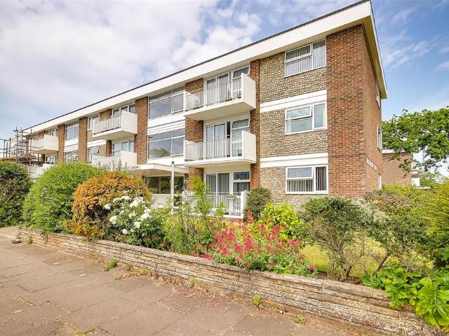 Flat for sale in West Worthing, Worthing