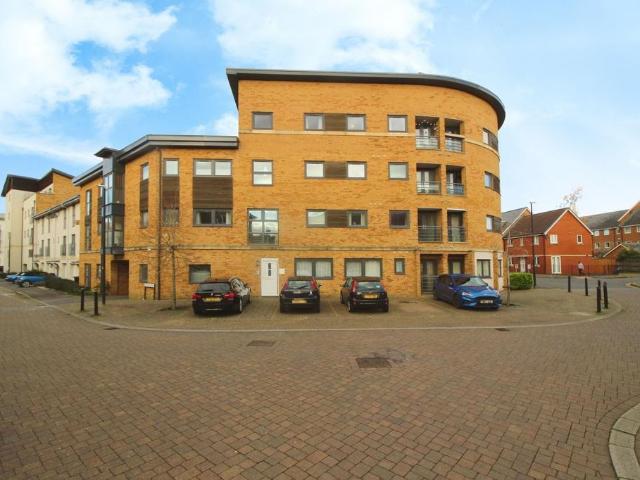 Flat for sale in Rodbourne, Swindon