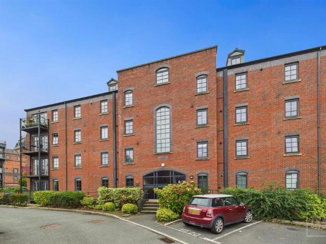 Flat for sale in Wilderspool, Warrington
