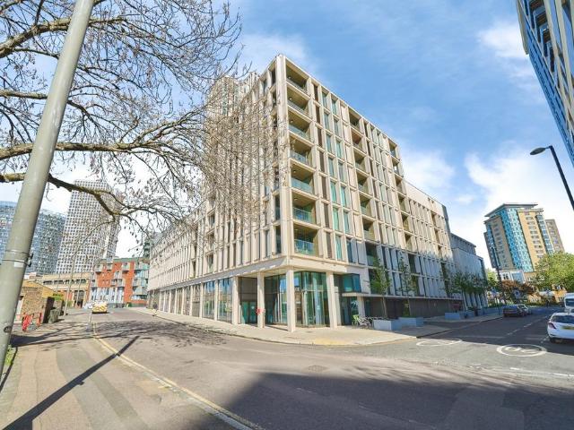 Flat for sale in Stratford Marsh, Greater London