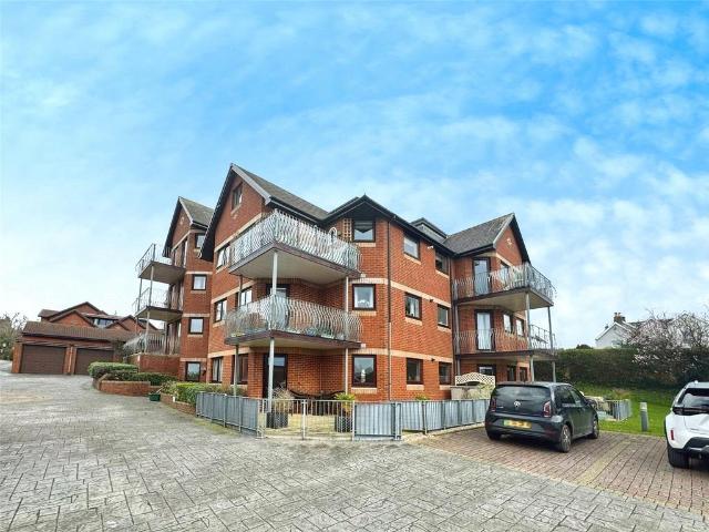 Flat for sale in Withycombe, Budlake