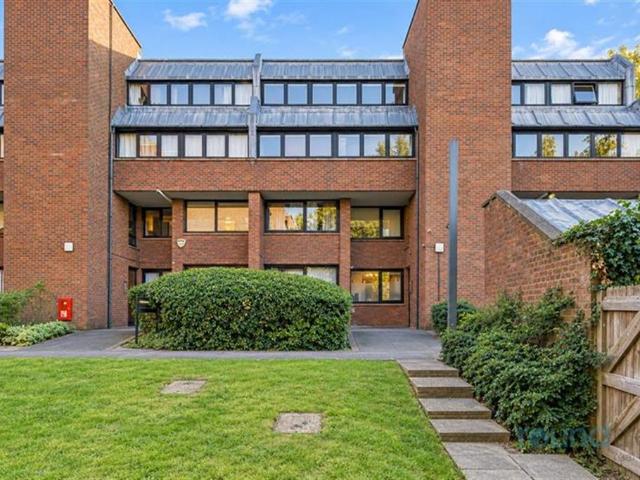 Flat for sale in London Borough of Barnet, Greater London