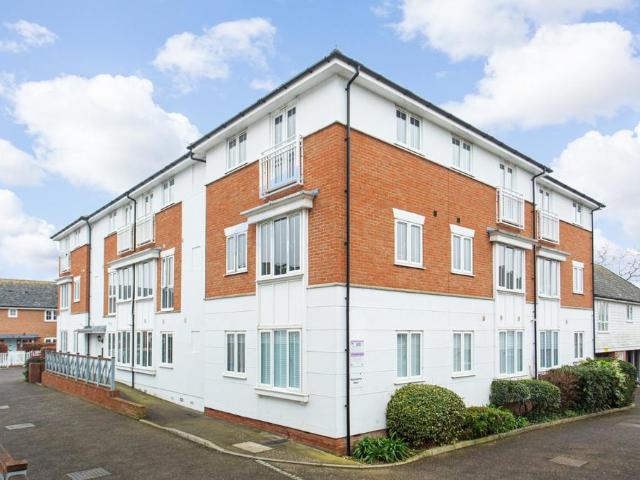 Flat for sale in Thurston Park, The Bridge