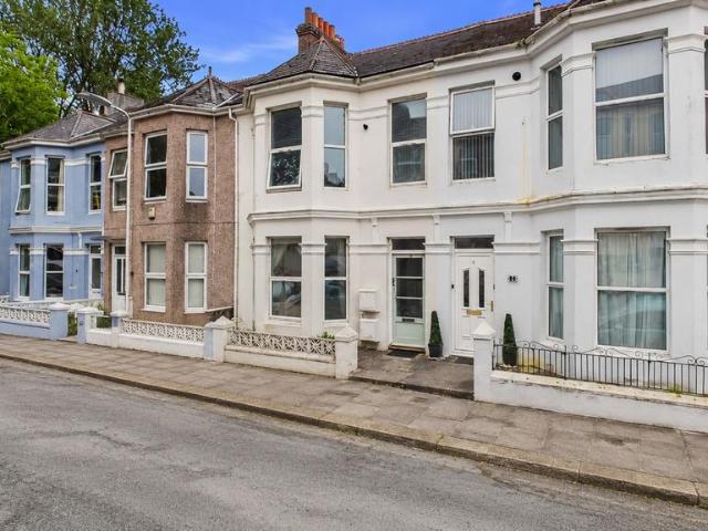 Flat for sale in St.Judes, Mount Wise
