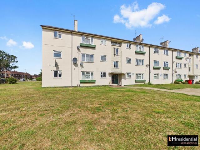 Flat for sale in Elstree and Borehamwood, Borehamwood