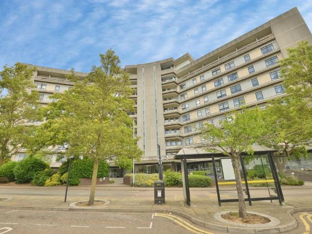 Flat for sale in Repton Manor, Bridgefield