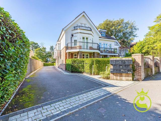 Flat for sale in Penn Hill, Poole