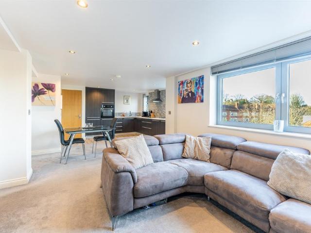 Flat for sale in Maney, Sutton Coldfield