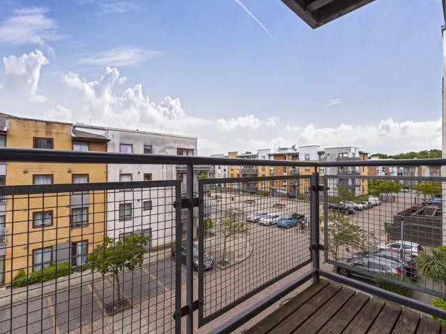 Flat for sale in Three Bridges, Glynde