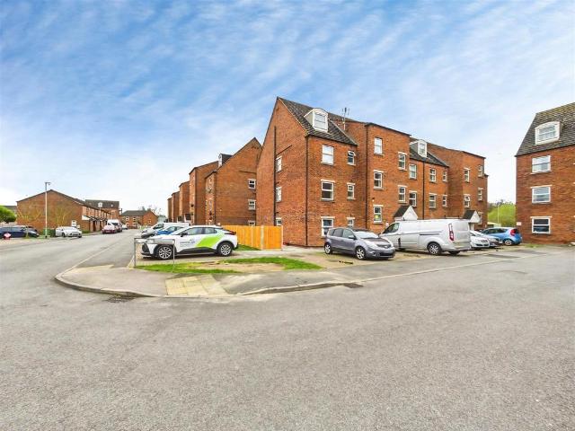 Flat for sale in Boultham, Brayford