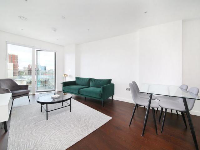Flat for sale in Nine Elms, Greater London