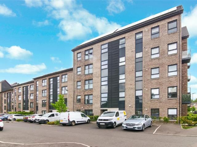 Flat for sale in Pollokshaws, Scotland
