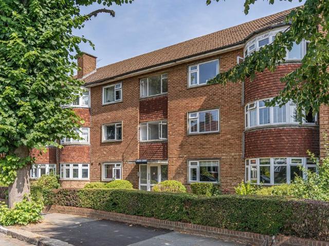 Flat for sale in London Borough of Ealing, Park Royal