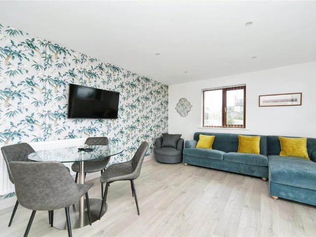 Flat for sale in Y Felinheli, Wales