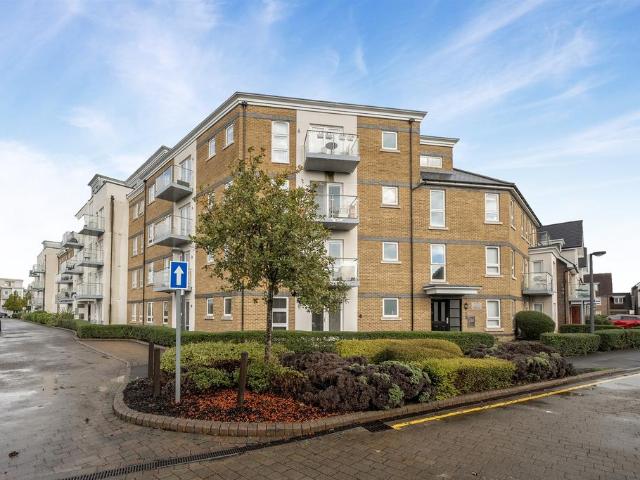 Flat for sale in Fishery, Maidenhead