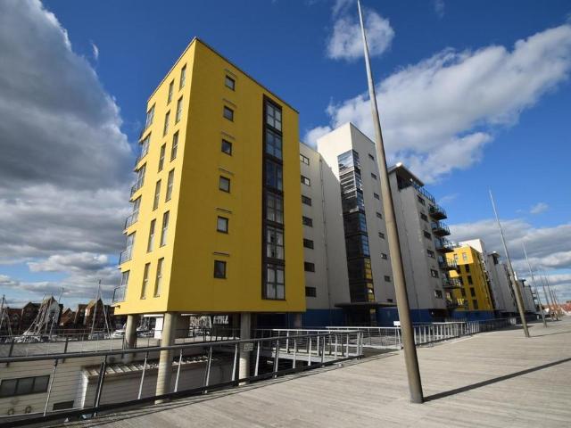 Flat for sale in Sovereign Harbour, Eastbourne