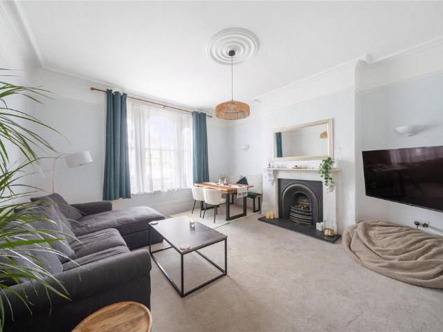 Flat for sale in Beckenham, Greater London