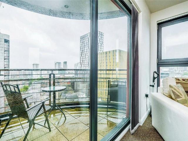 Flat for sale in Crockherbtown, Falcon Lodge
