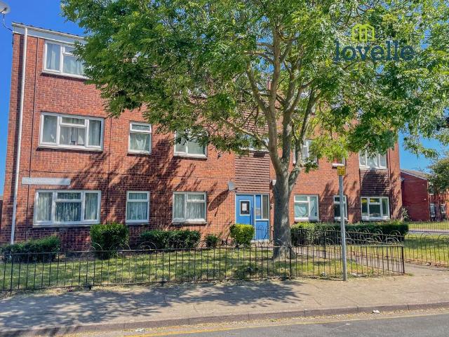 Flat for sale in Nunsthorpe, Bradley