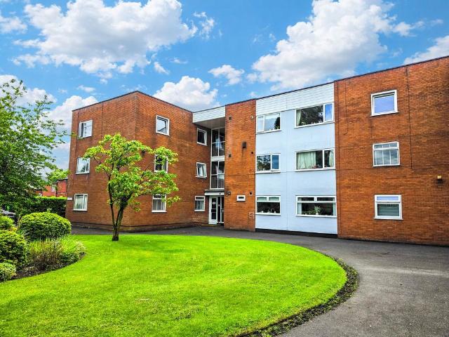 Flat for sale in Bury, Greater Manchester