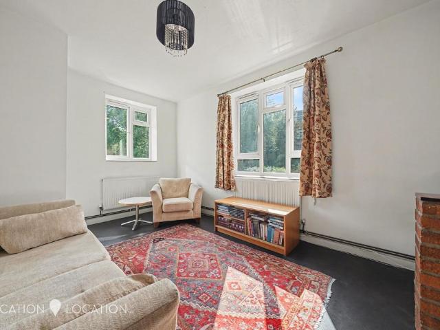 Flat for sale in South Hackney, Greater London