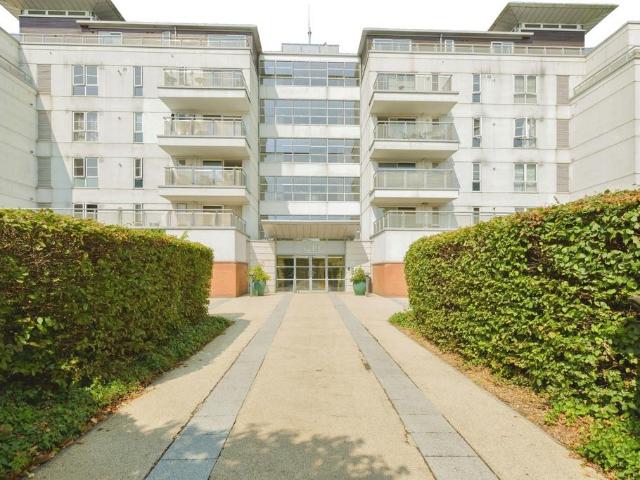 Flat for sale in Bede Island, Old Wharf