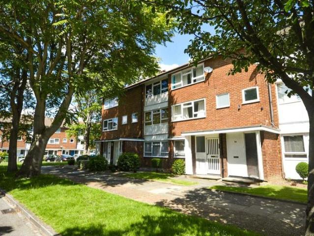 Apartment for sale in Grove Park, Horn Park