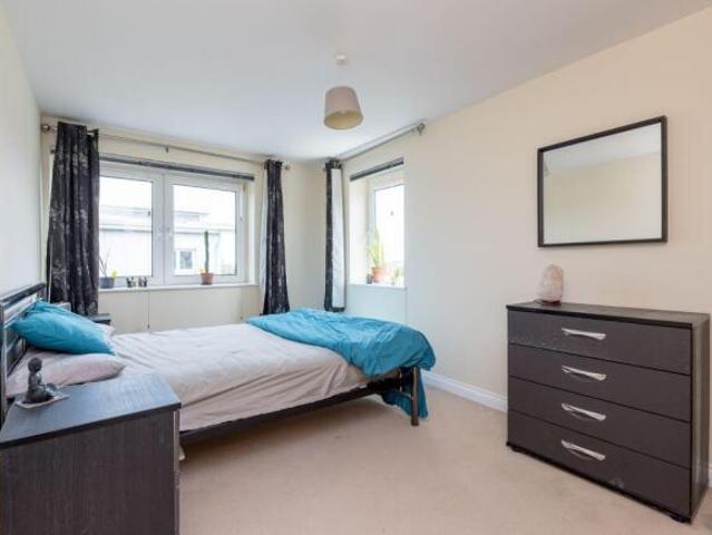 Flat for sale in Leith, Scotland