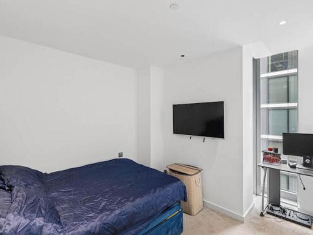 Flat for sale in Cat Hill, England