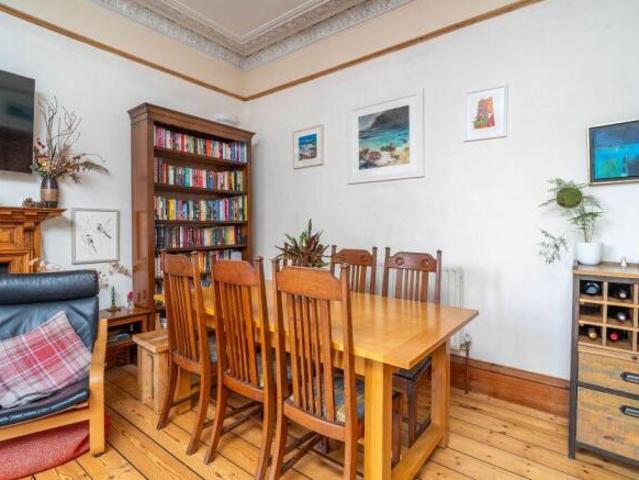 Flat for sale in Marchmont, Scotland