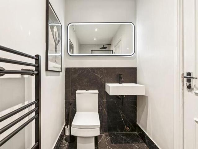 Flat for sale in Finnieston, Scotland