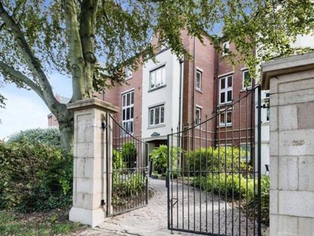 House for sale in Northampton, Northamptonshire