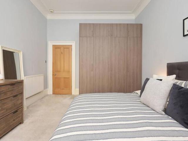 Flat for sale in Morningside, Scotland