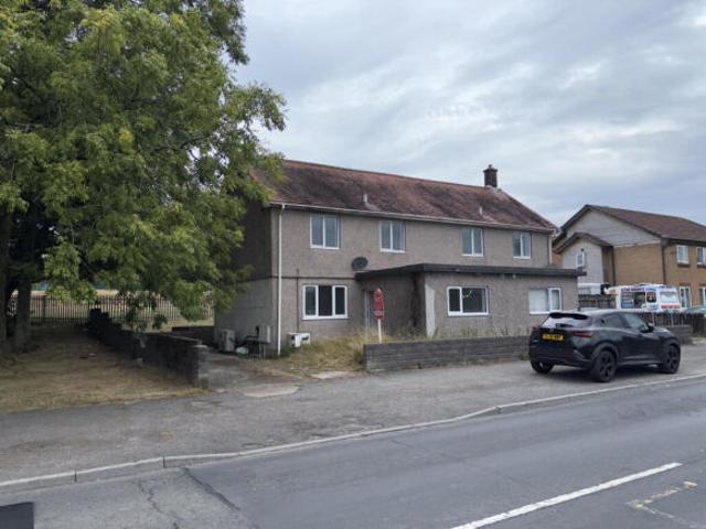 Flat for sale in Mynyddbach, Nangreaves