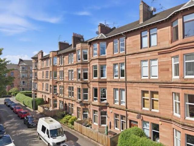 Flat for sale in Battlefield, Scotland