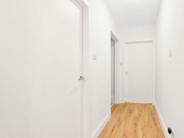 Flat for sale in Newington, Scotland